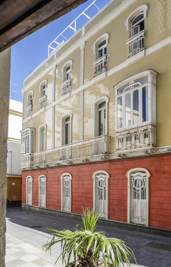 The balconies of Cadiz, Art Nouveau