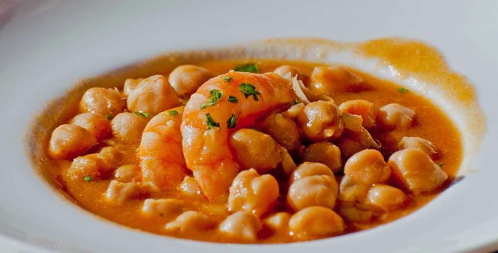 Chickpeas with prawns from Cadiz