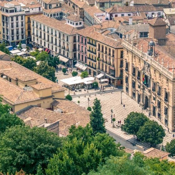 viajar a granada, plaza nueva