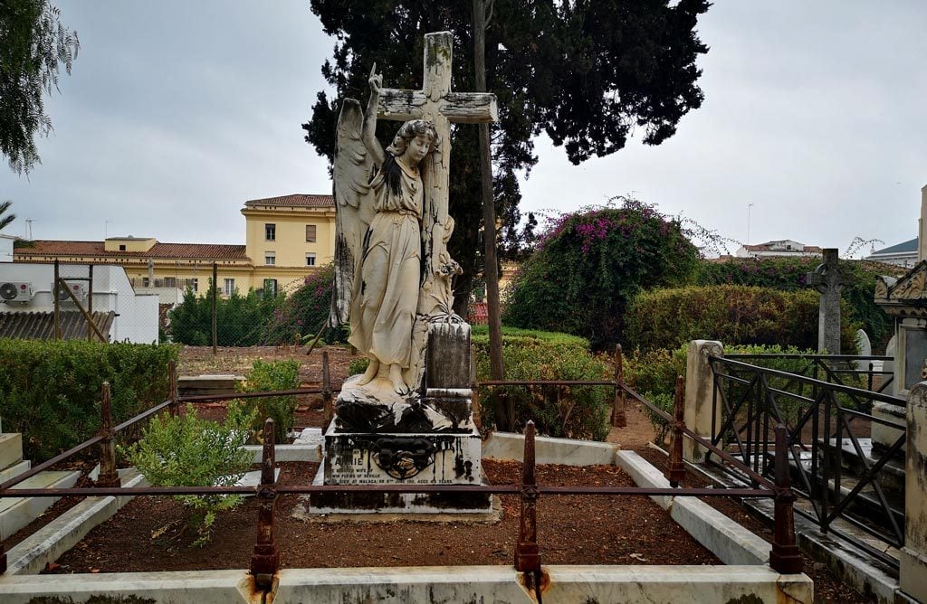 cemetery-ingles-malaga-angel-custodio