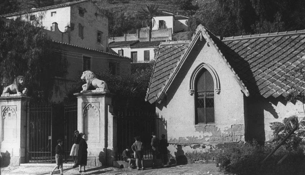 cementerio-ingles-malaga-entrada