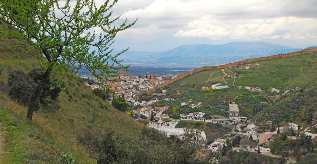 Views of Granada from the acequia real