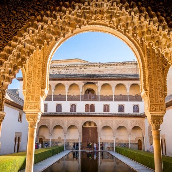 Visit to the Comares Palace with a large pool