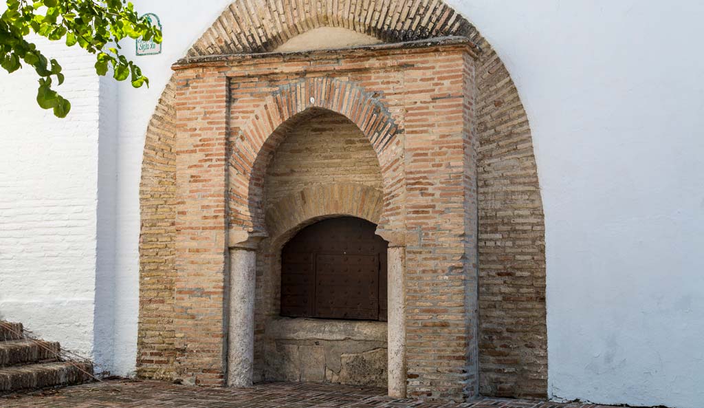 columnas romanas aljibe de san miguel en el albaicin