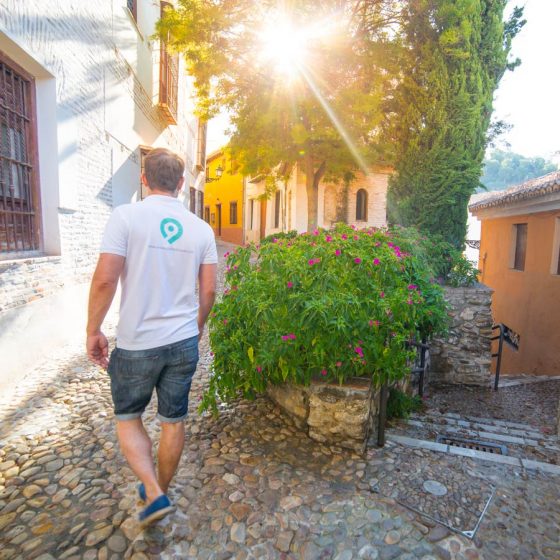 calle del beso en el albaicin