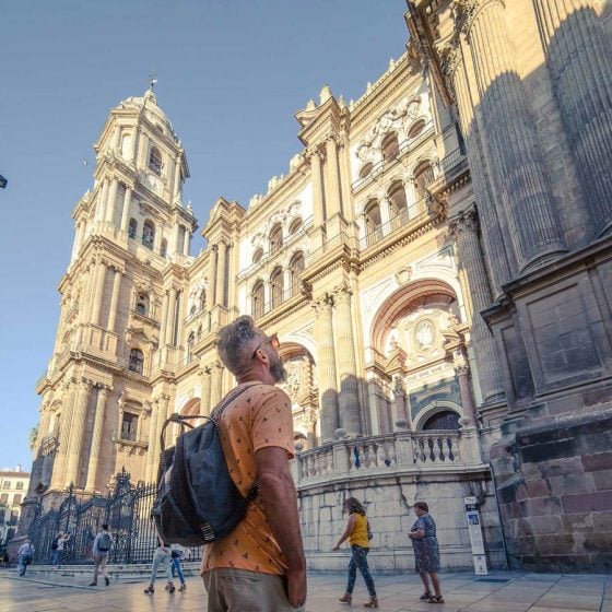 visita guiada malaga fachada de la catedral