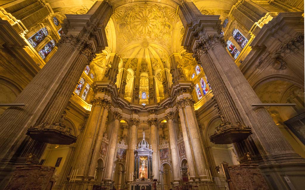 interior de la catedral de malaga