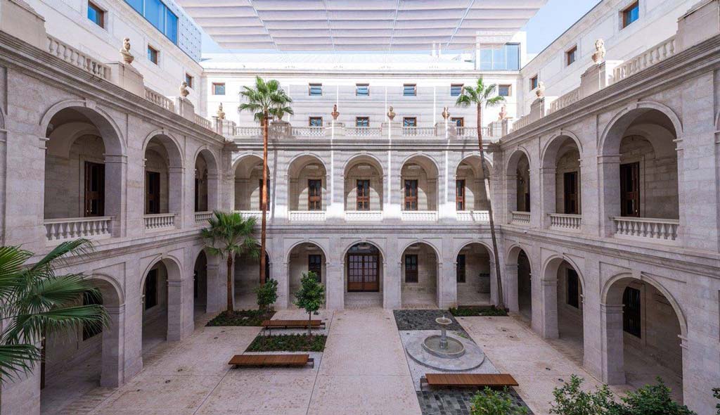 patio del palacio de la aduana