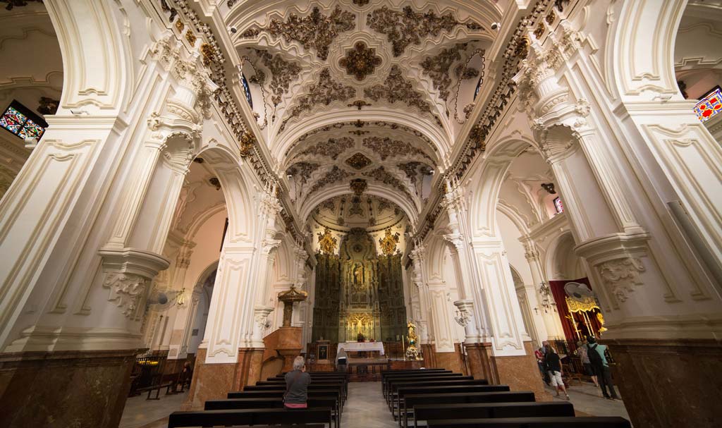 iglesia santiago apostol malaga