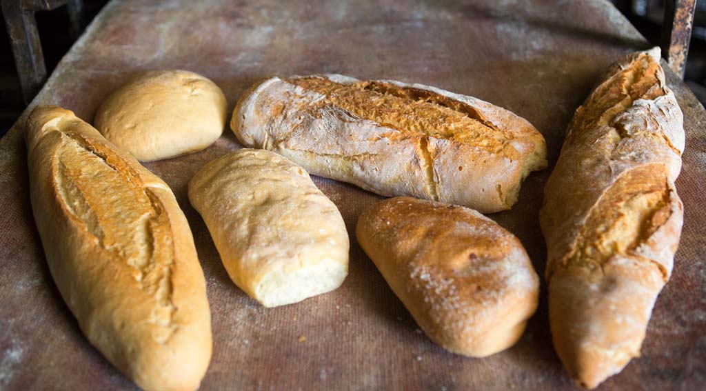 Pan de Alfacar típico de Granada