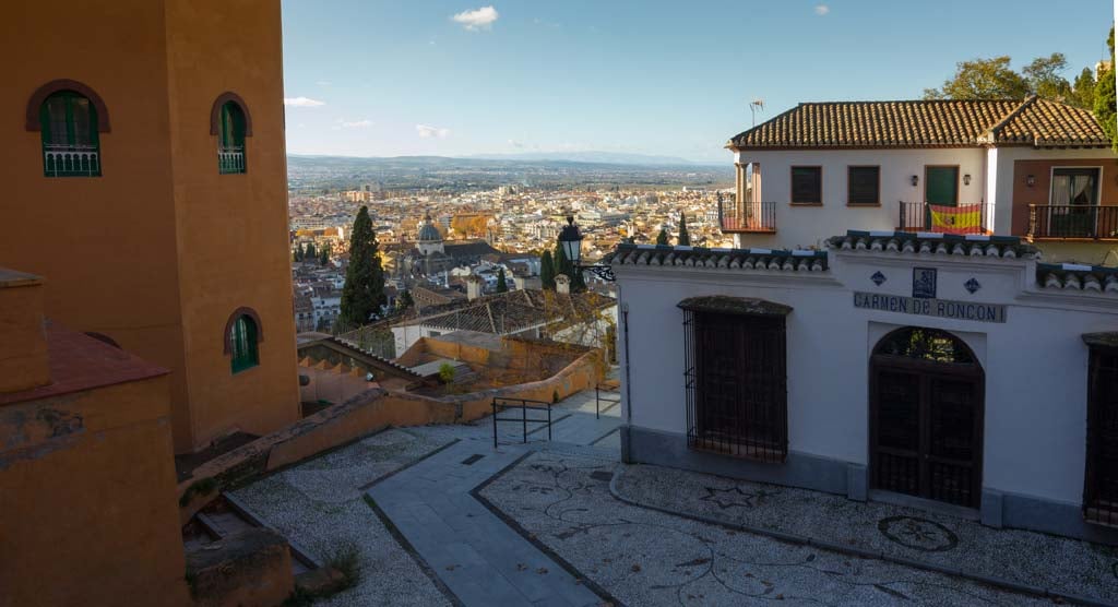 Mirador junto al hotel Alhambra Palace