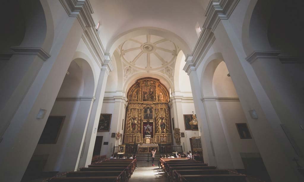 Interior de Santa María de la Alhambra