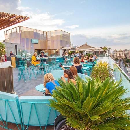 Terraza del B Heaven en Granada