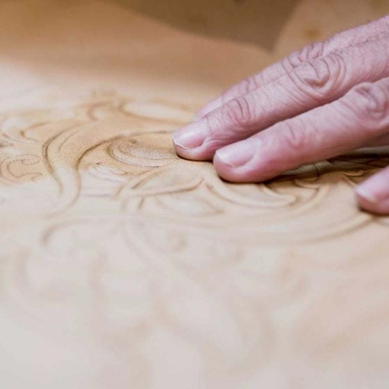 Mano sobre cuero en Córdoba