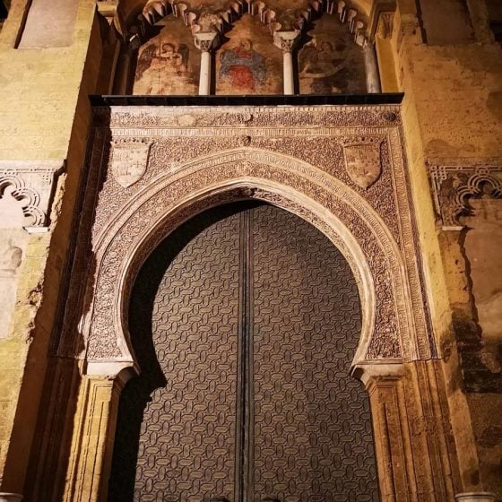 puerta visita nocturna cordoba