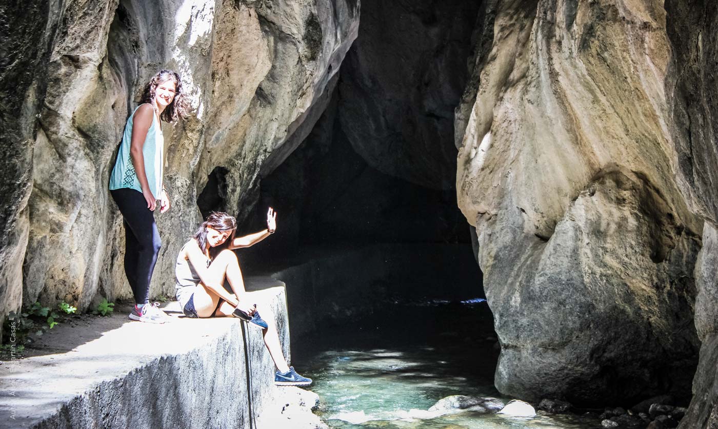 Cueva en el desfiladero de los Cahorros